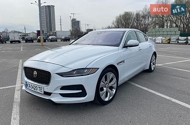 Jaguar XE  2019