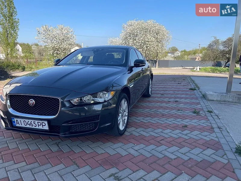 Jaguar XE