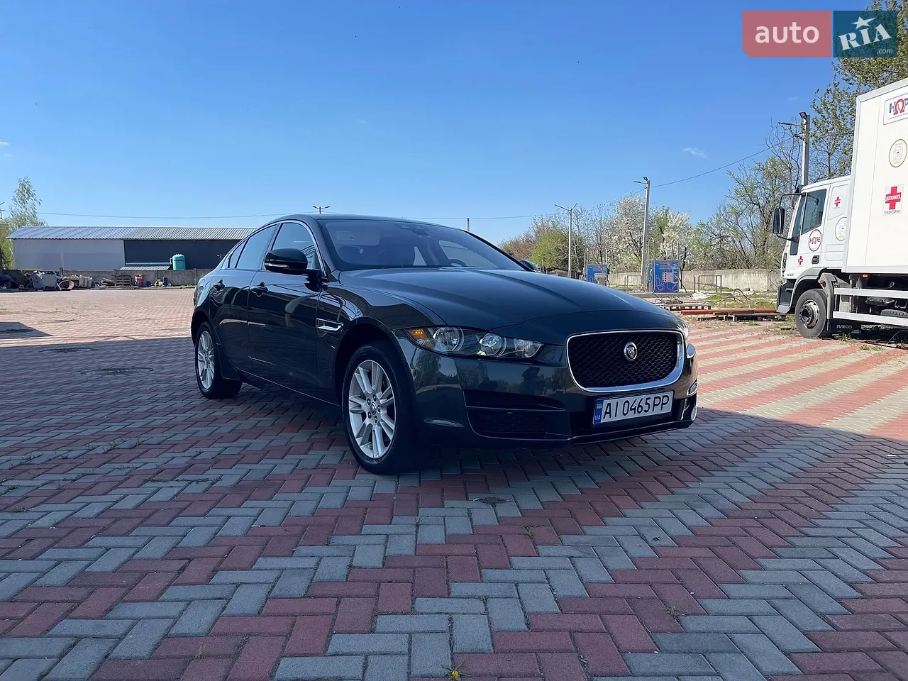 2016 Jaguar XE - мініатюра 4