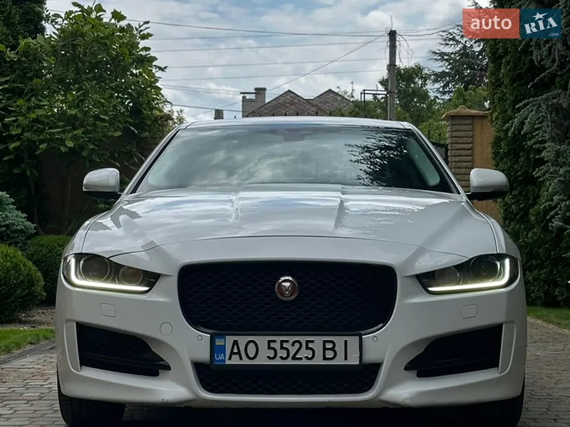 Jaguar XE