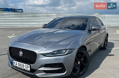 Jaguar XE  2019