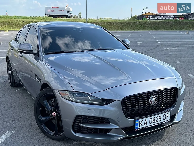 Jaguar XE