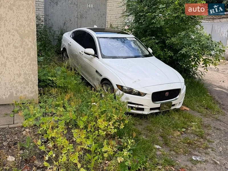 Jaguar XE
