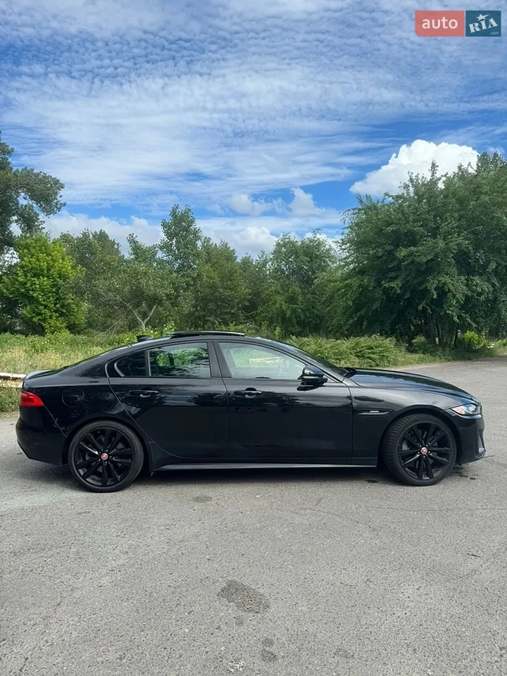 2016 Jaguar XE - мініатюра 2