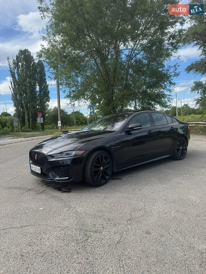 2016 Jaguar XE - мініатюра 4