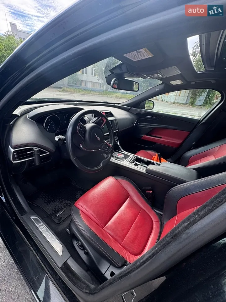 2016 Jaguar XE - мініатюра 5