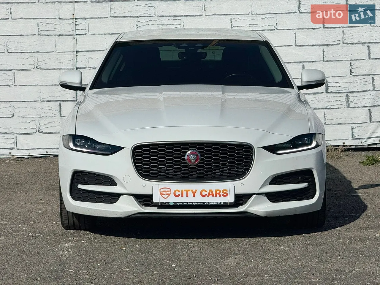 2020 Jaguar XE - мініатюра 4