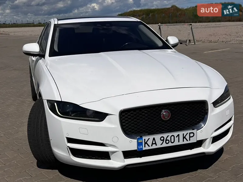 Jaguar XE