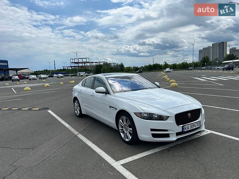 Jaguar XE