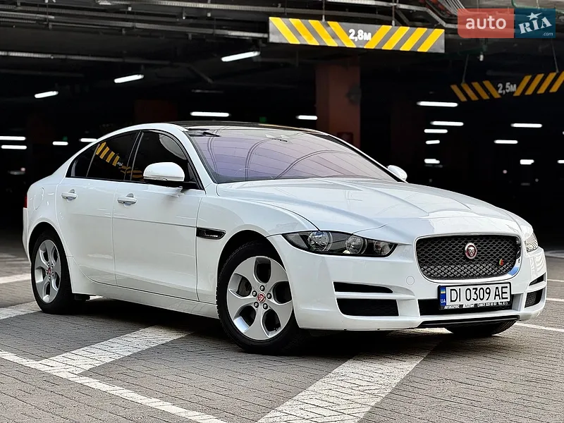 Jaguar XE