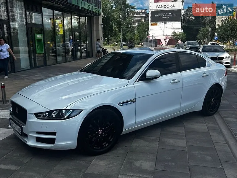 Jaguar XE