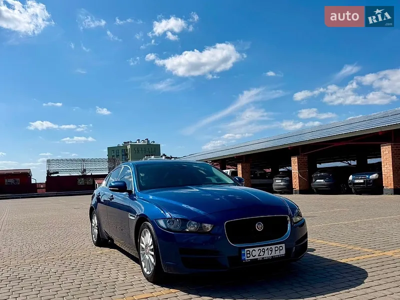 Jaguar XE