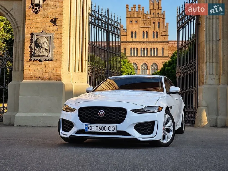 Jaguar XE