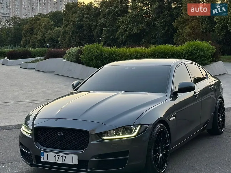 Jaguar XE