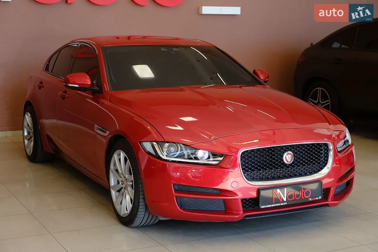 2015 Jaguar XE - мініатюра 4