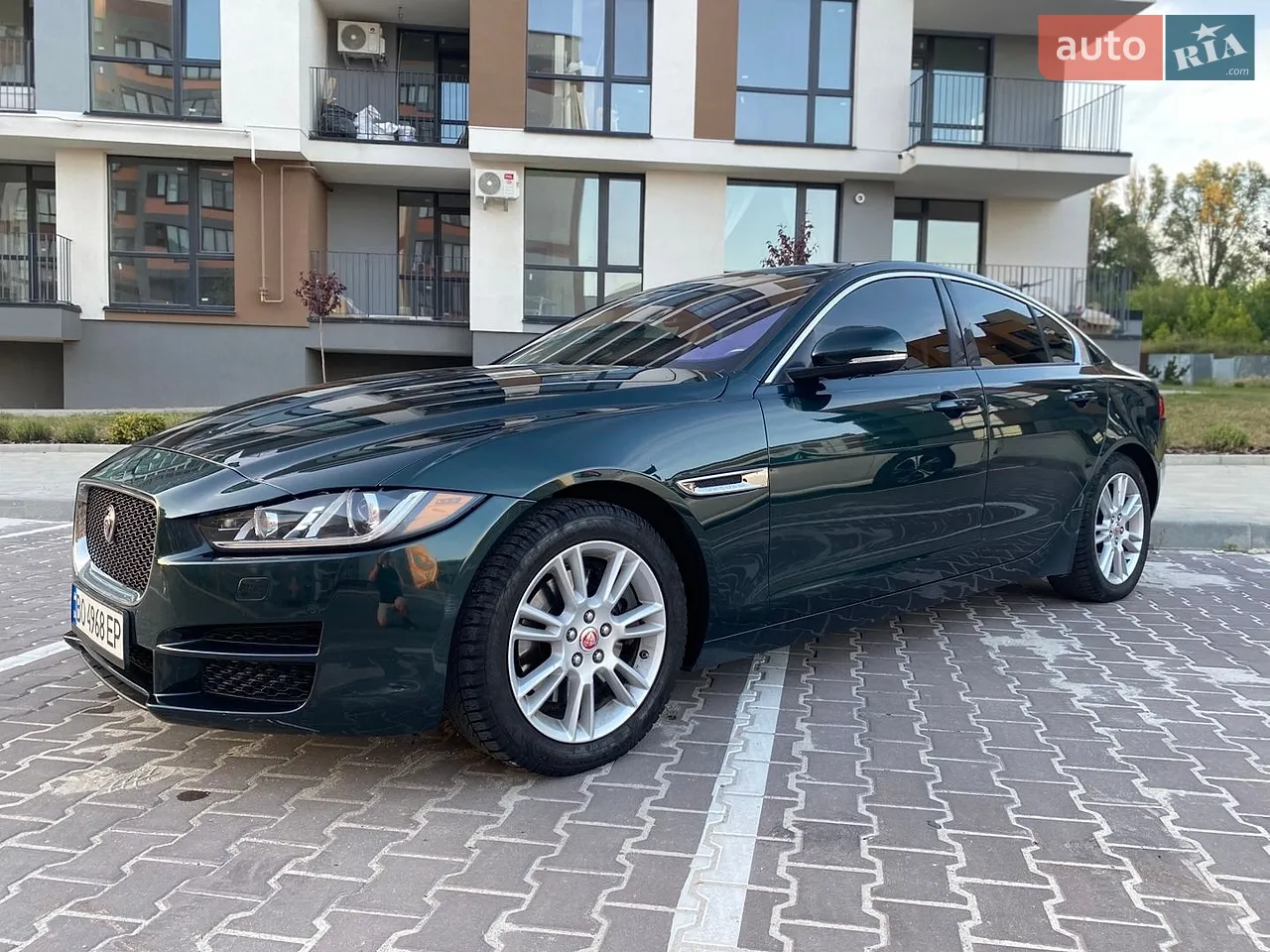 2016 Jaguar XE - фото 1