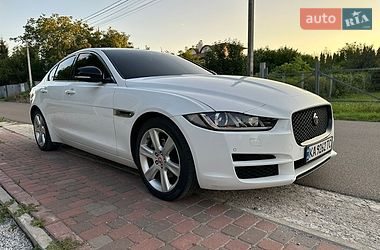 Jaguar XE  2016