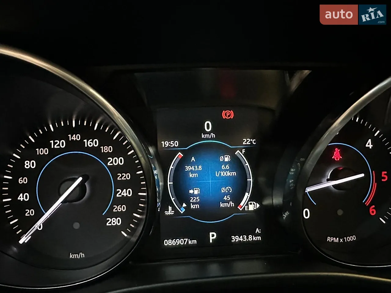 2016 Jaguar XE - мініатюра 5