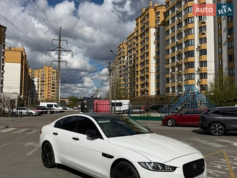 Jaguar XE 2018