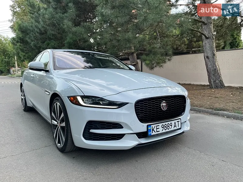 Jaguar XE