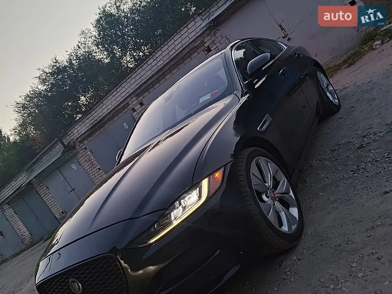 Jaguar XE
