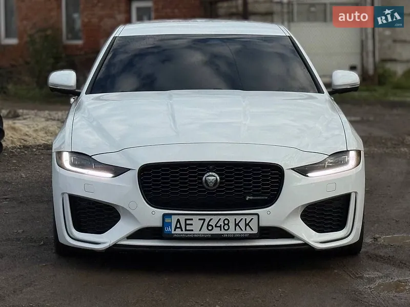 Jaguar XE