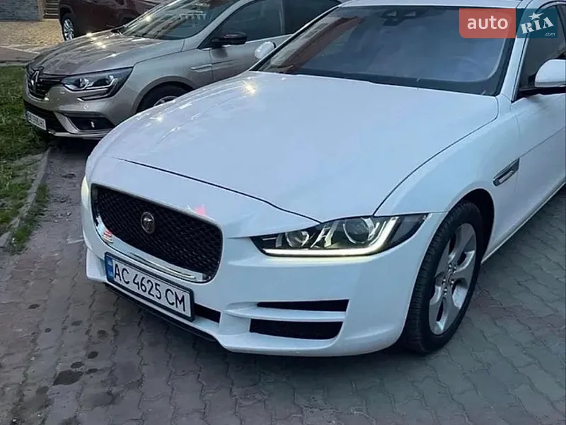 Jaguar XE