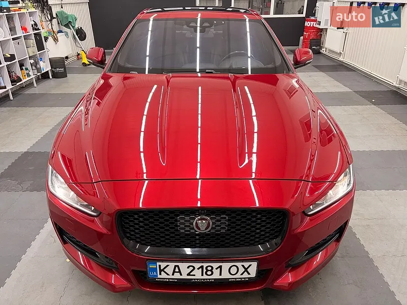 Jaguar XE