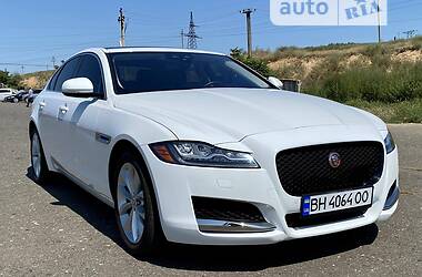 Jaguar XF  2016