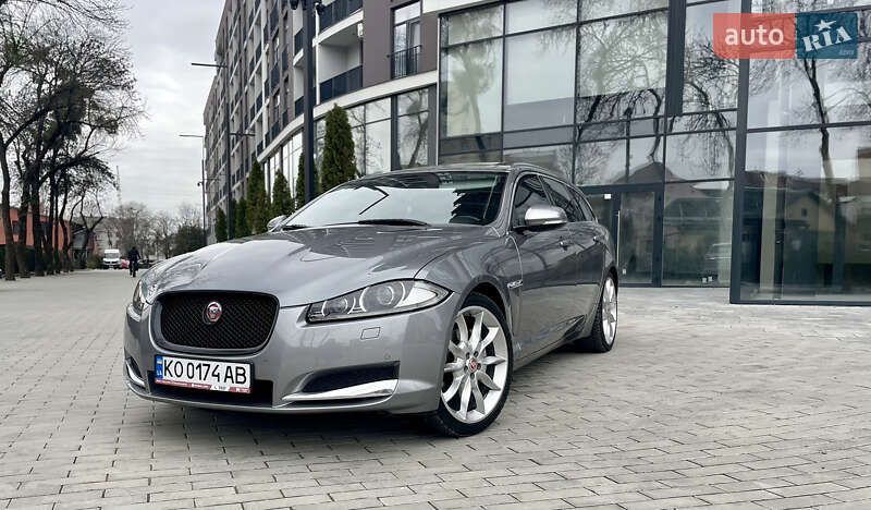 Универсал Jaguar XF