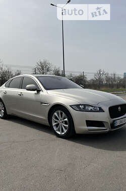 Jaguar XF 2.0D Premium 2016