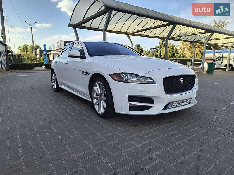 Jaguar XF