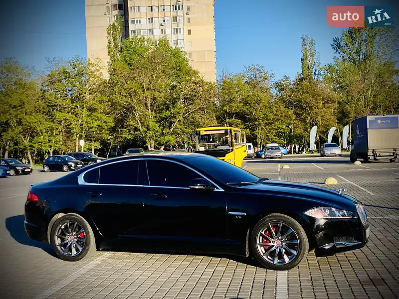 Jaguar XF