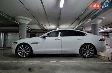 Jaguar XF  2016