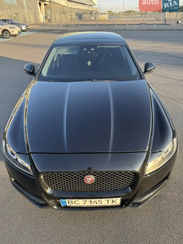 Jaguar XF