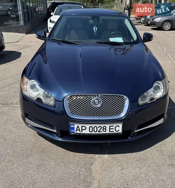 Jaguar XF