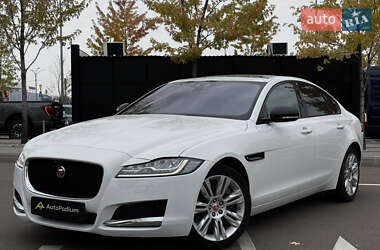 Jaguar XF  2016