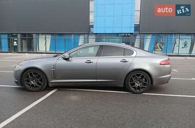 Jaguar XF  2009