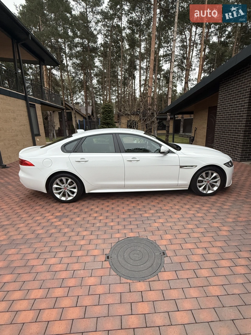 2017 Jaguar XF - фото 1