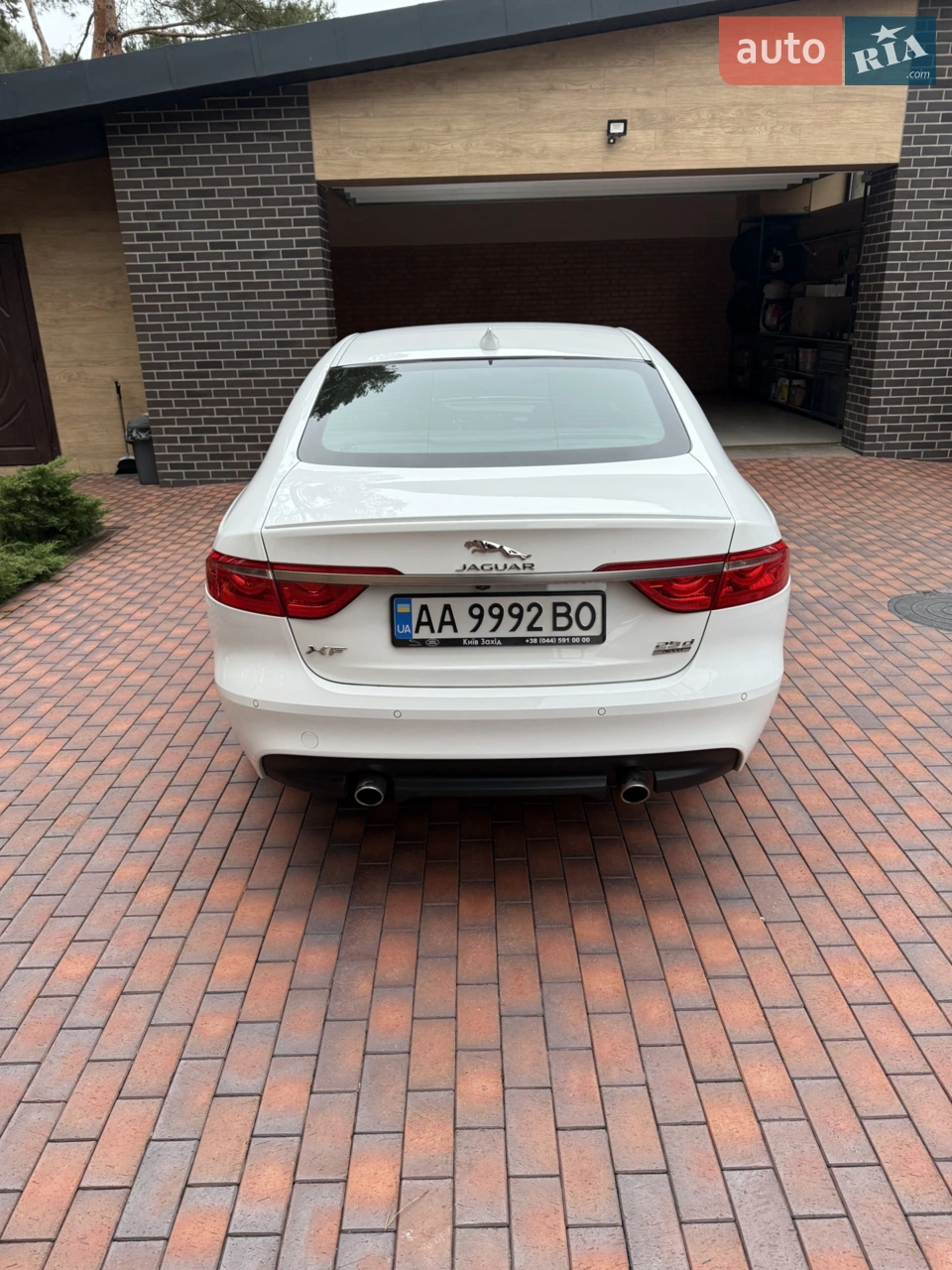 2017 Jaguar XF - мініатюра 3