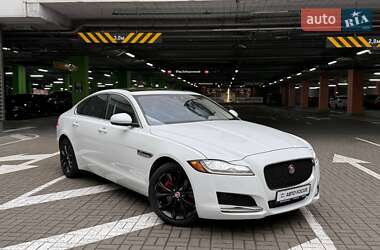 Jaguar XF  2017