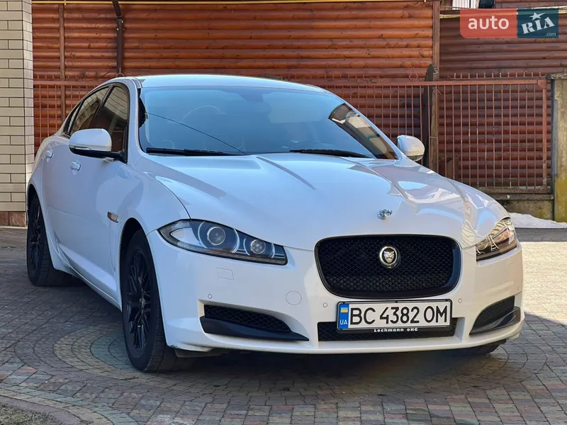 Jaguar XF 2012