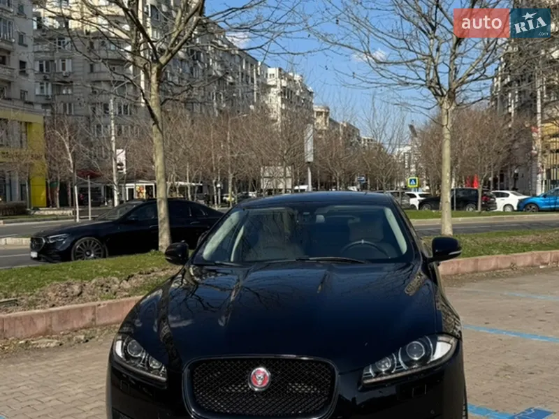 Jaguar XF