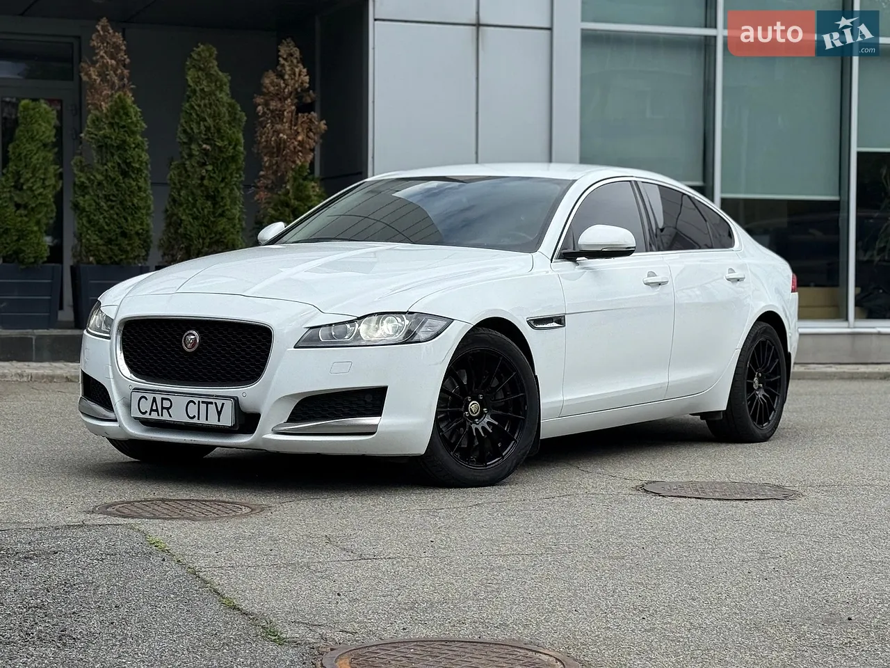 2016 Jaguar XF - фото 1