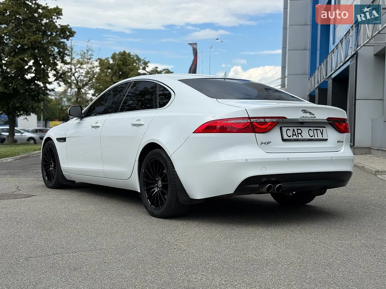 2016 Jaguar XF - мініатюра 3