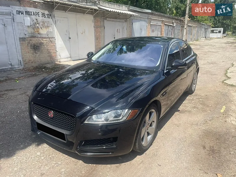 Jaguar XF