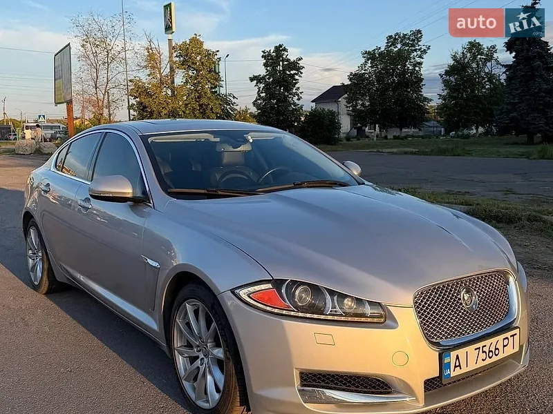 Jaguar XF 2012