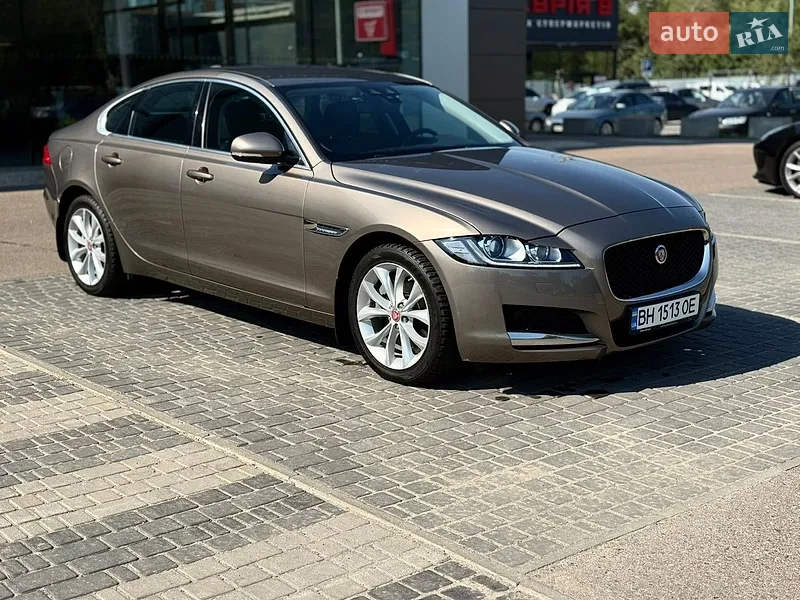 Jaguar XF
