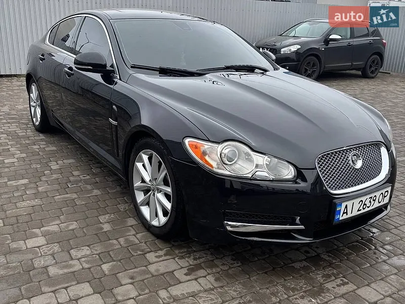 Jaguar XF