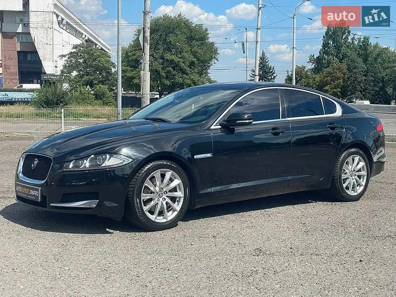 Jaguar XF